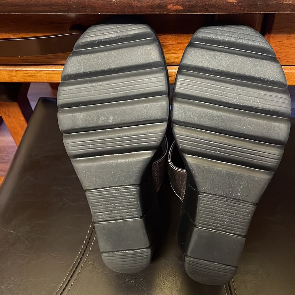 Skechers Rhinestone Sandals - Picture 4 of 4